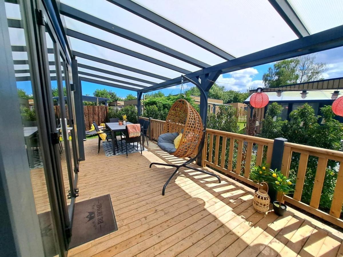 Luxe Chalet Met Veranda En Tuin , Nabij Zwembad Vp006 Heinkenszand Extérieur photo