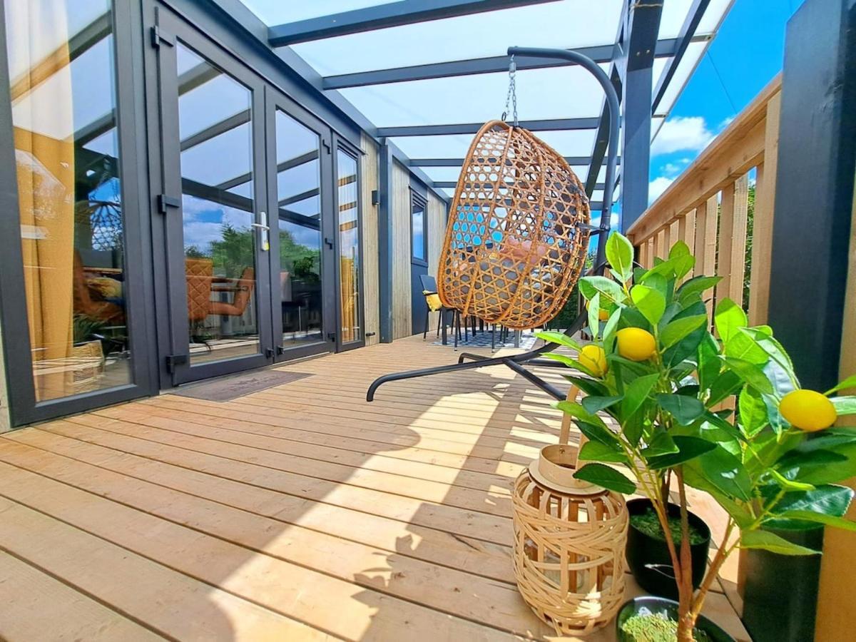 Luxe Chalet Met Veranda En Tuin , Nabij Zwembad Vp006 Heinkenszand Extérieur photo